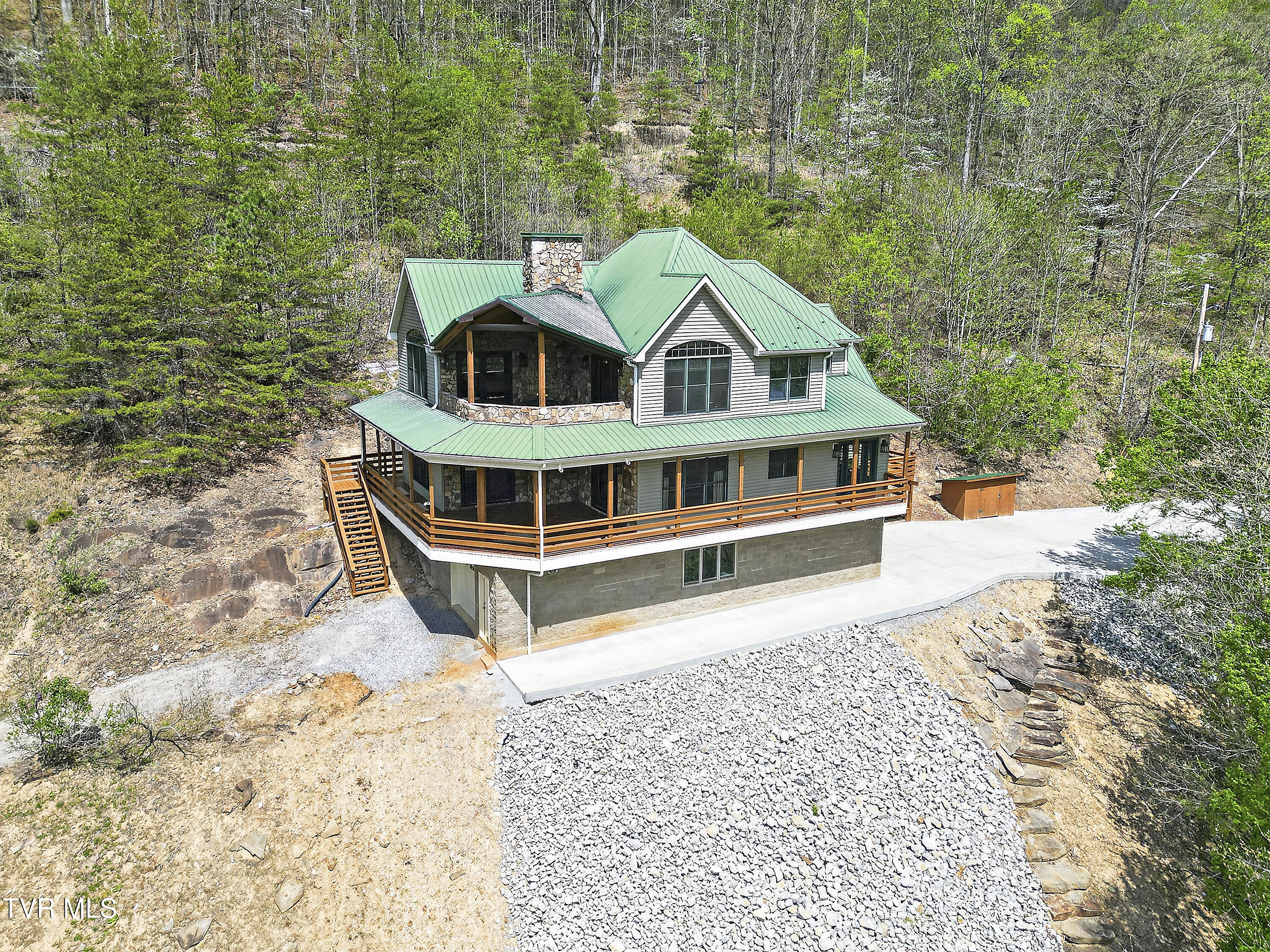 24327 North Fork River Road Abingdon, VA 24210 - Photo 63 of 70 DRONE FOOTAGE