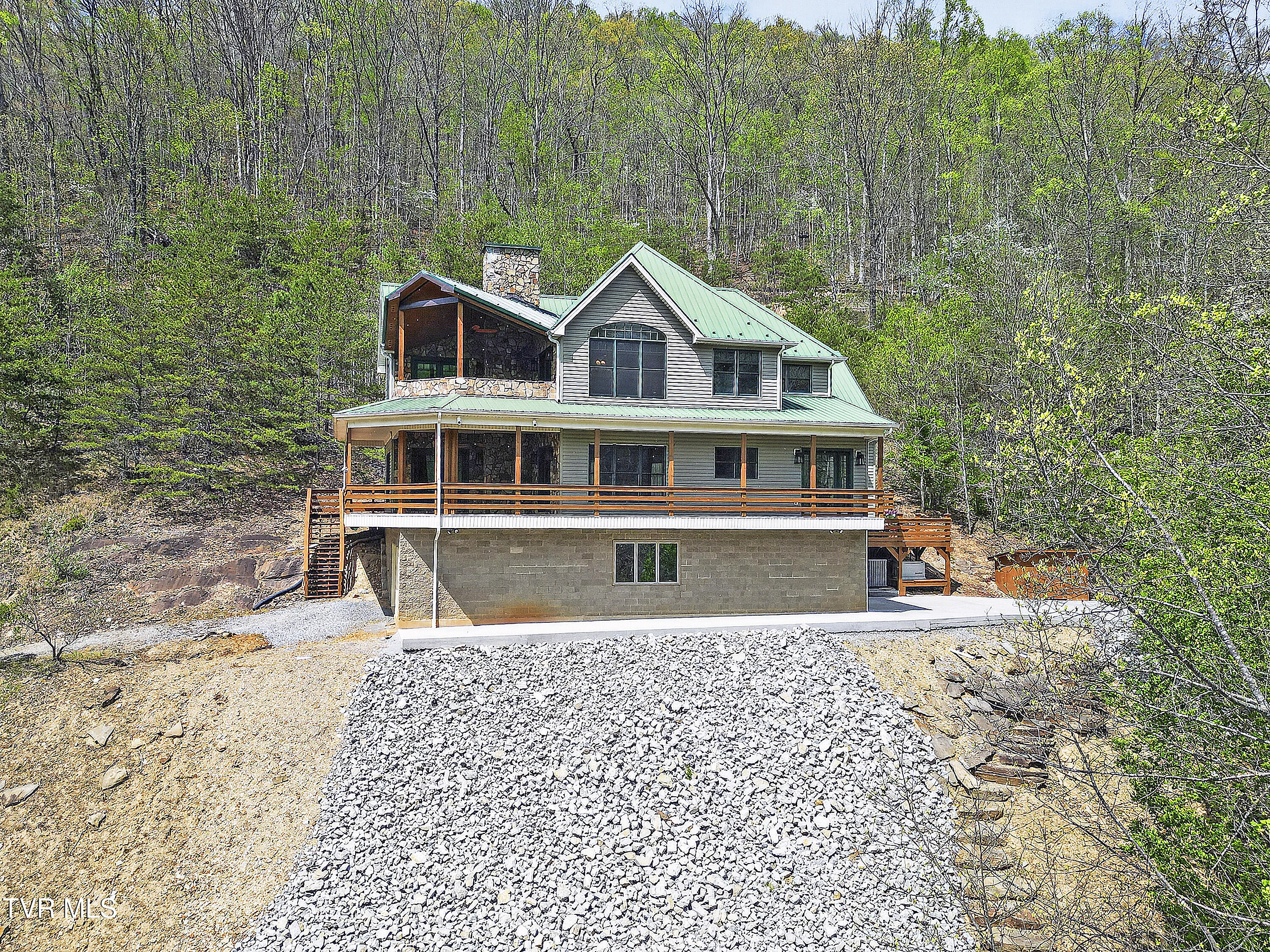 24327 North Fork River Road Abingdon, VA 24210 - Photo 68 of 70 DRONE FOOTAGE