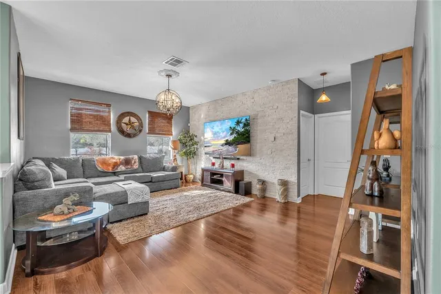 $719,900 | 20006 Satin Leaf Avenue, Tampa, FL 33647