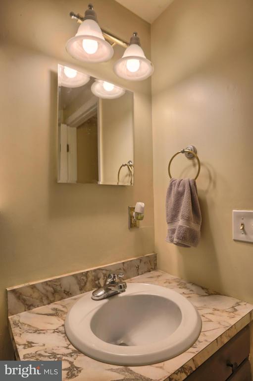 472 Longmeadow Road Lancaster, PA 17601 - Photo 18 of 33 Gallery Image 18