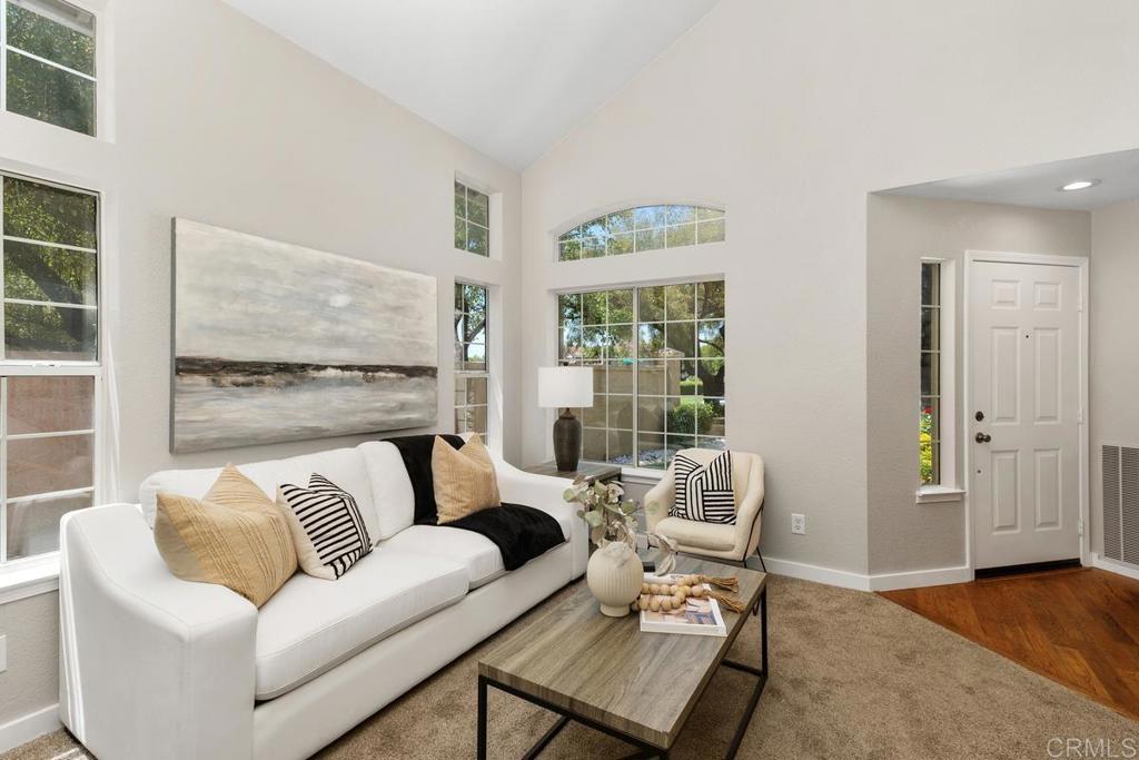 32175 Vía Flore Temecula, CA 92592 - Photo 5 of 33