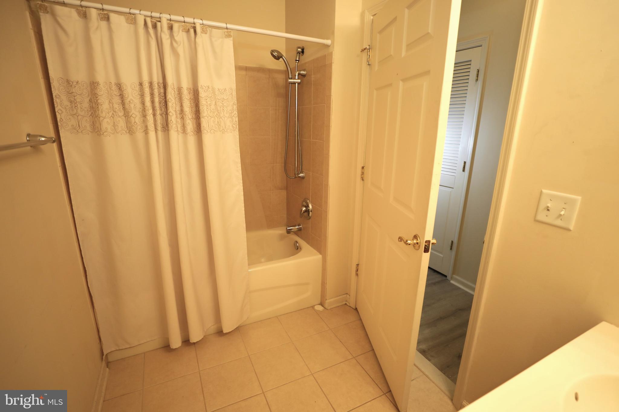 611 Masterson Court Ewing, NJ 08618 - Photo 15 of 26