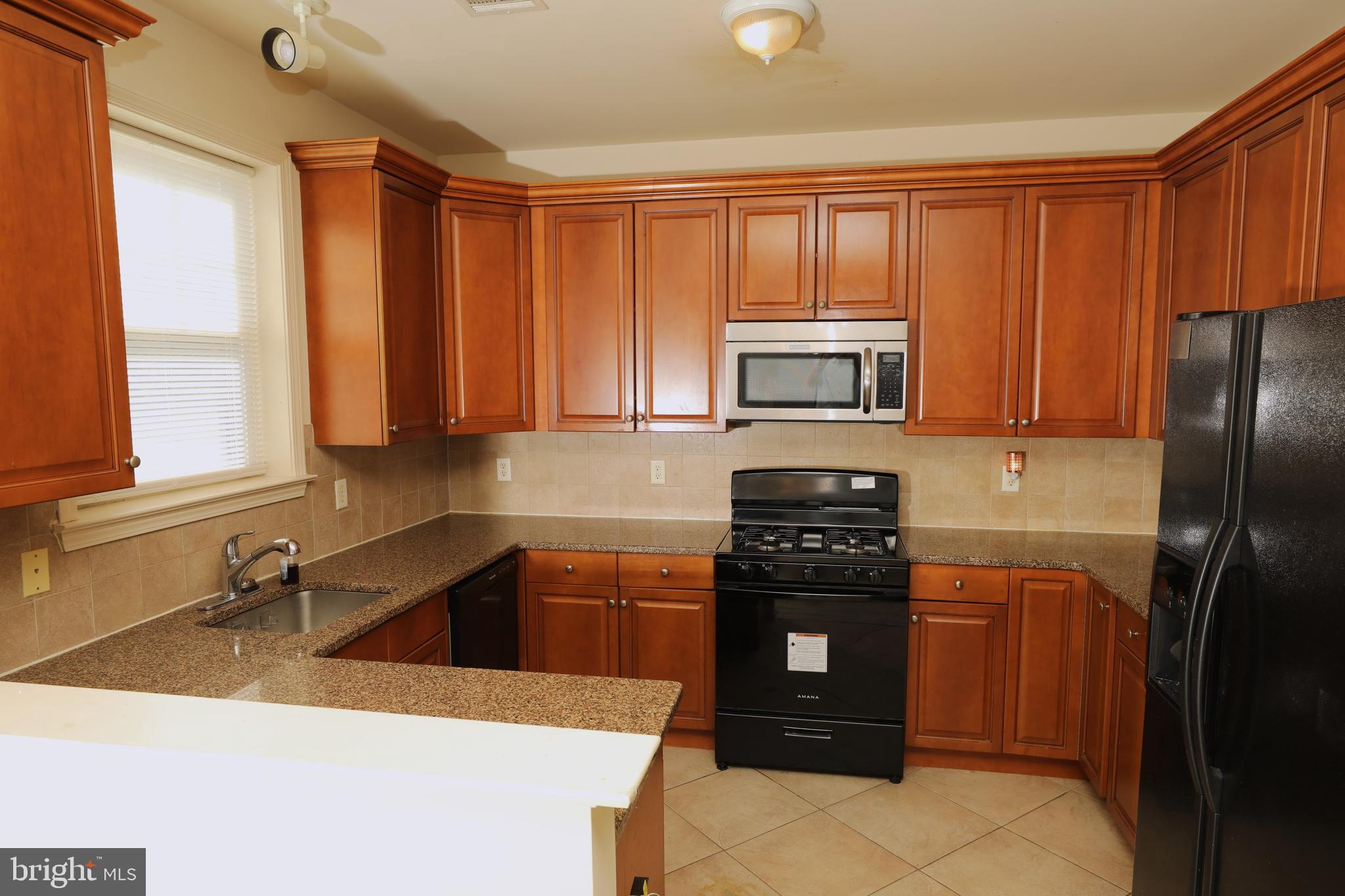 611 Masterson Court Ewing, NJ 08618 - Photo 6 of 26