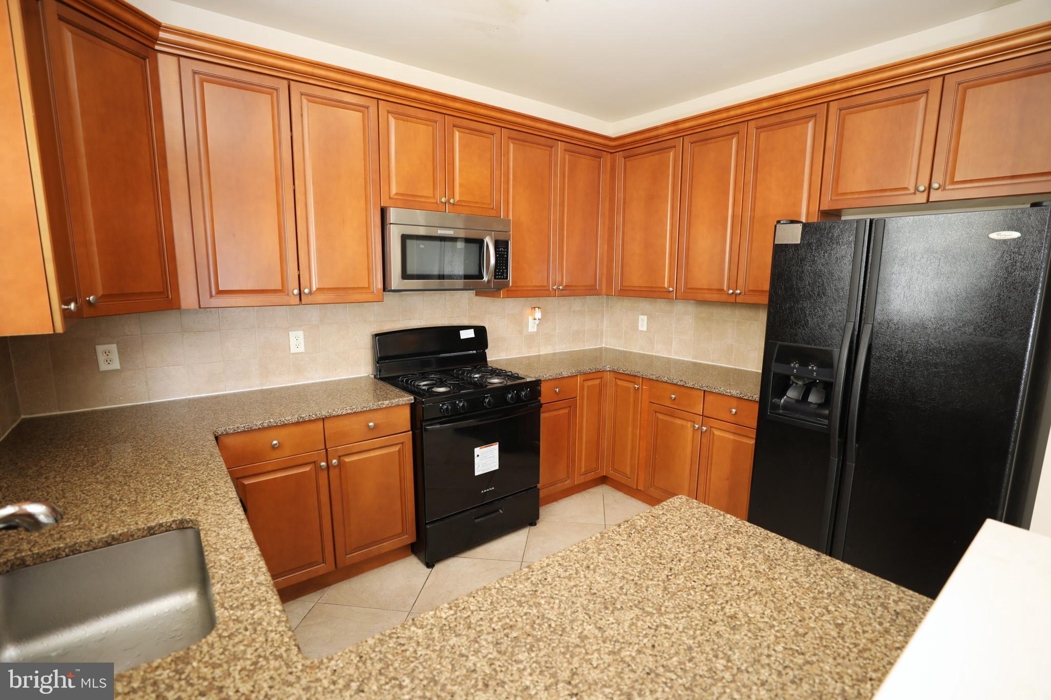 611 Masterson Court Ewing, NJ 08618 - Photo 7 of 26