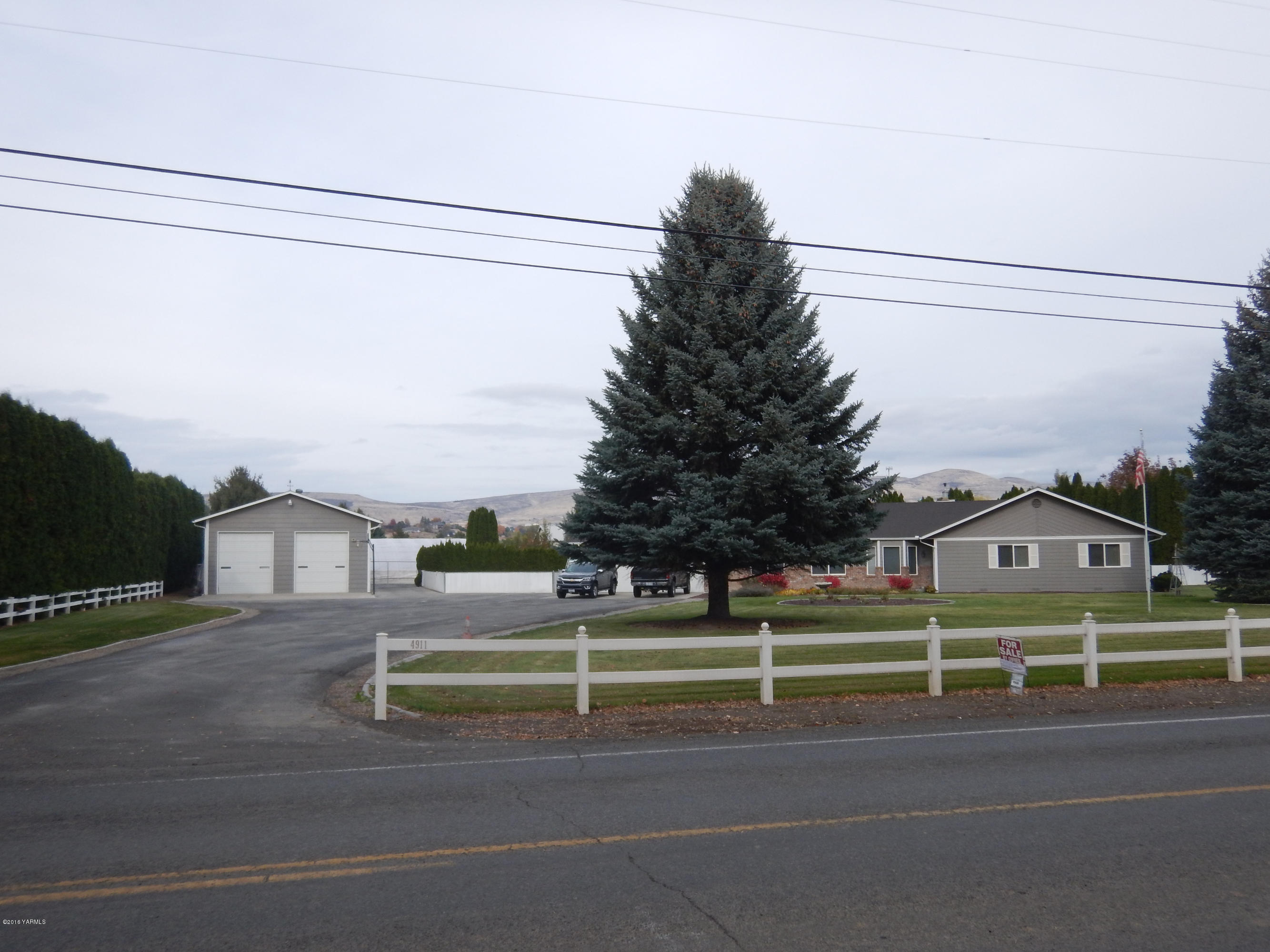 4911 Mieras Road Yakima, WA 98901 - Photo 3 of 58 a view of a street