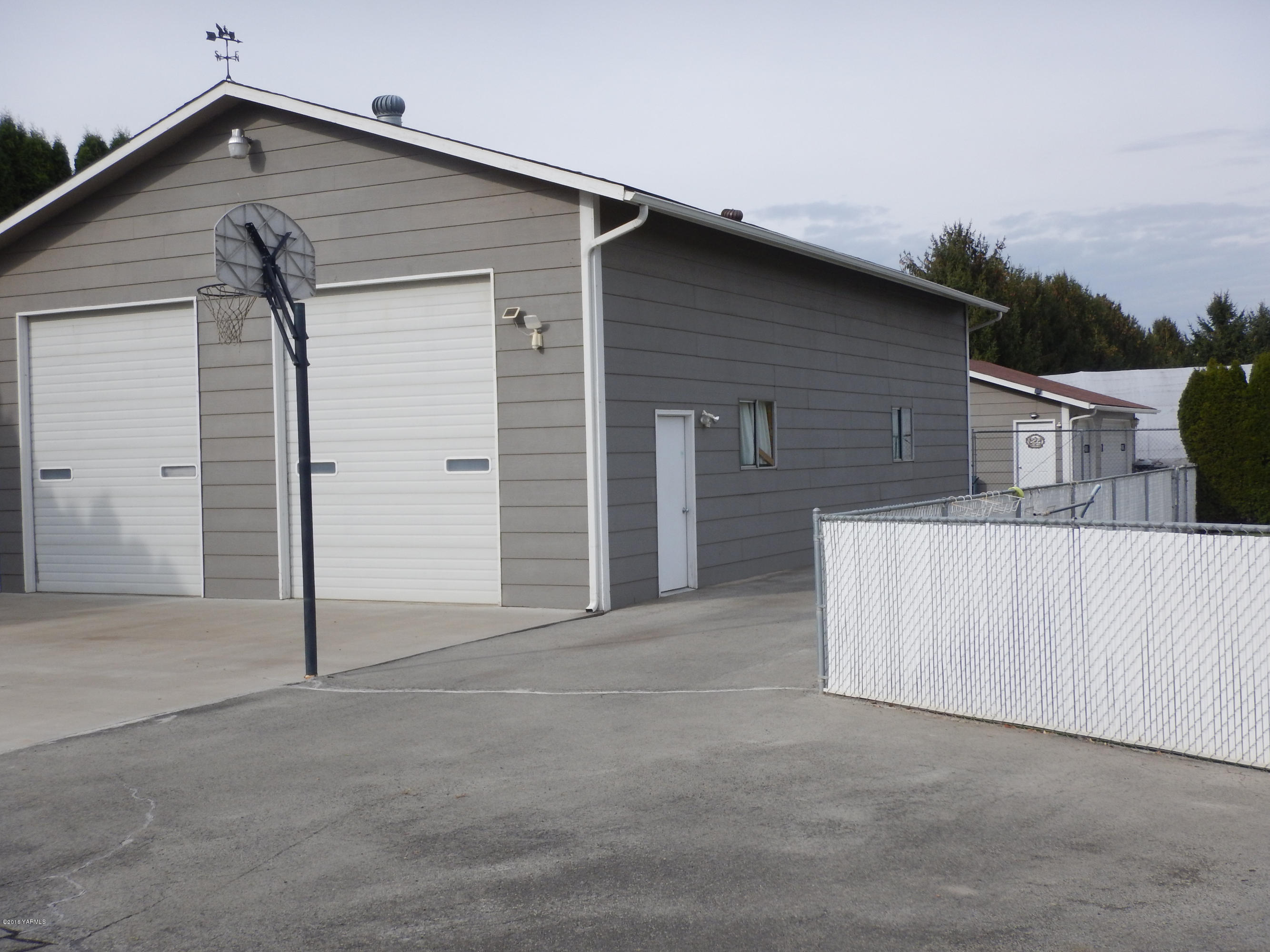 4911 Mieras Road Yakima, WA 98901 - Photo 5 of 58 DSCN0494