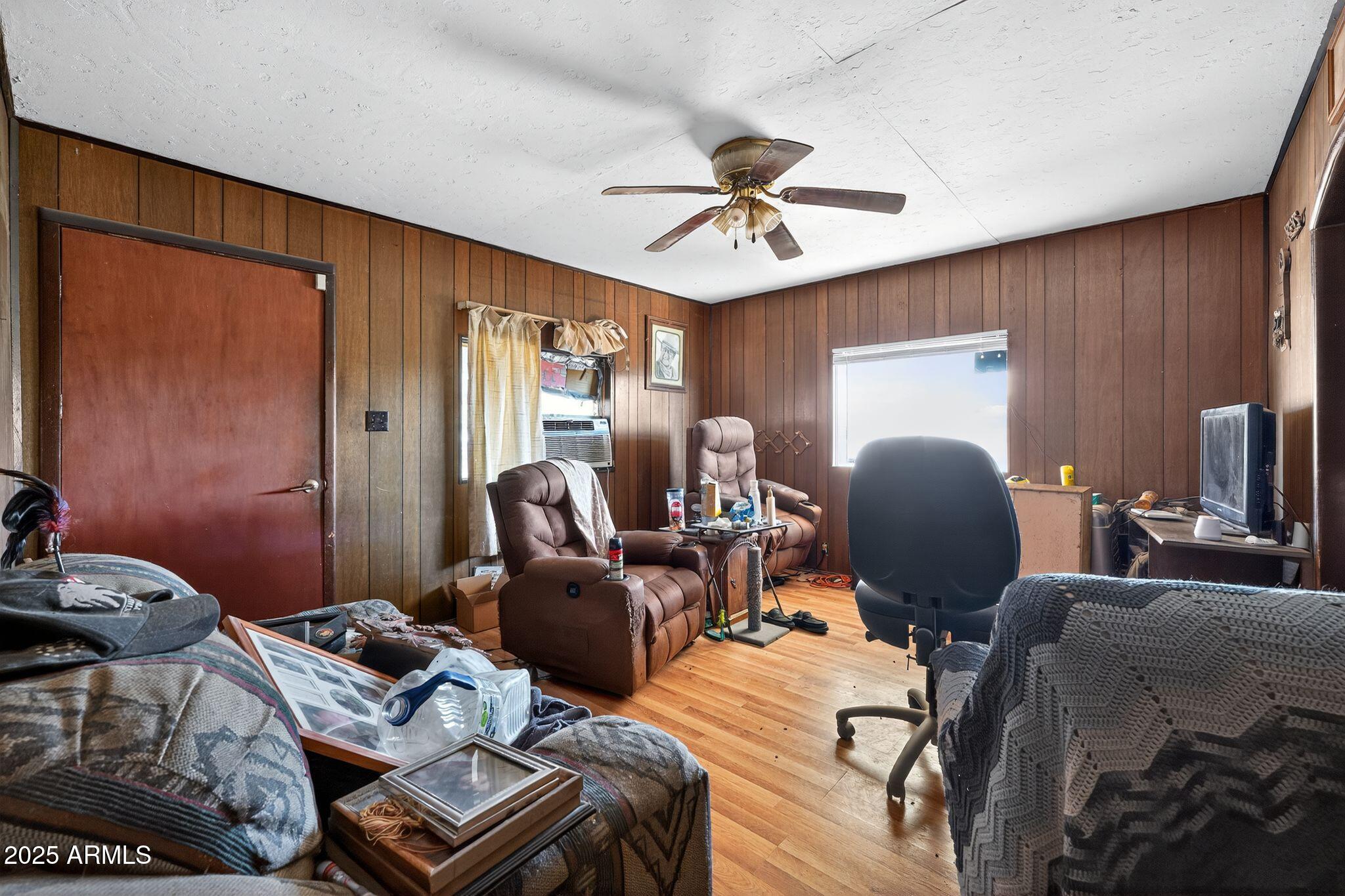 198 Randall Avenue Winkelman, AZ 85192 - Photo 19 of 30 a view of a livingroom with workspace and a window
