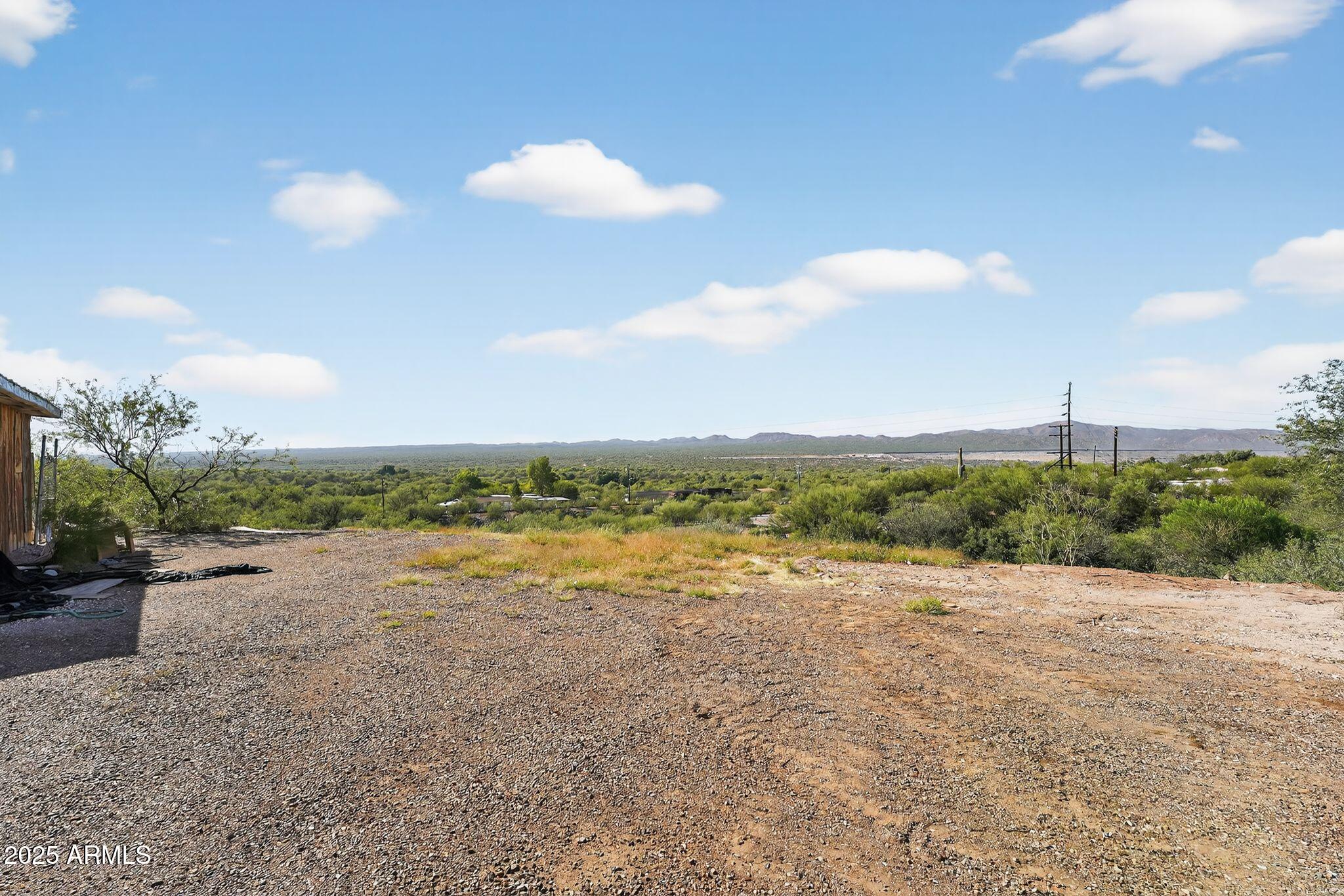 198 Randall Avenue Winkelman, AZ 85192 - Photo 5 of 30 a view of a beach and sunset