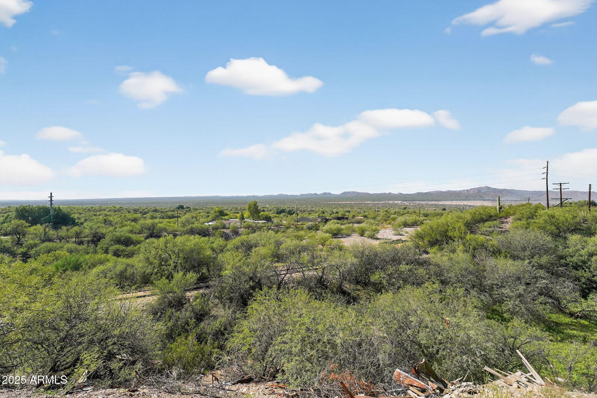 198 Randall Avenue Winkelman, AZ 85192 - Photo 6 of 30 a view of a city