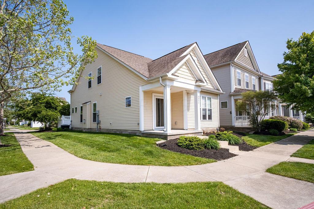 6051 Hayden Farms Road Dublin, OH 43016 - Photo 2 of 34 Side view