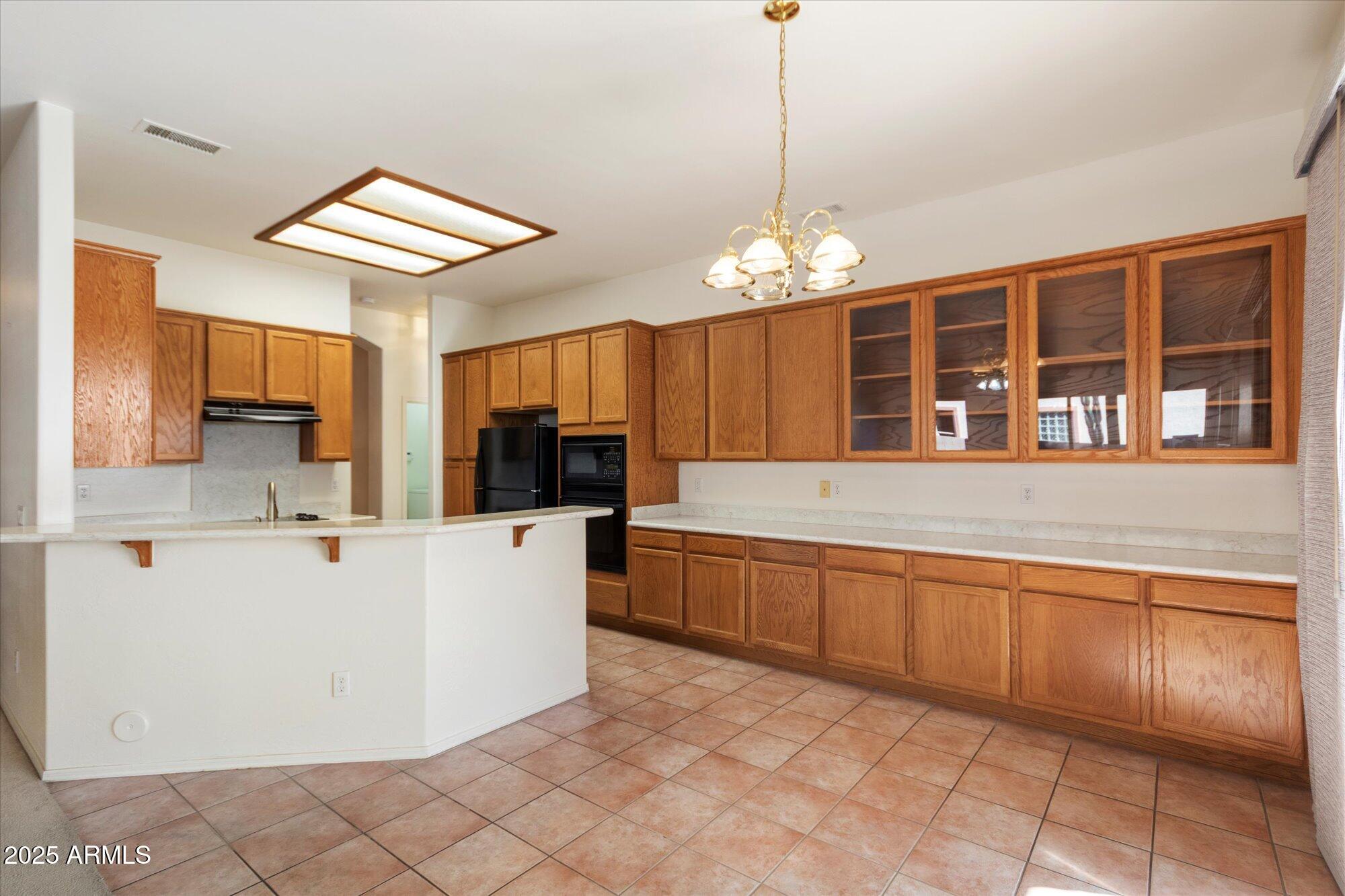 4825 East Kirkland Road Phoenix, AZ 85054 - Photo 7 of 30 Kitchen with dining