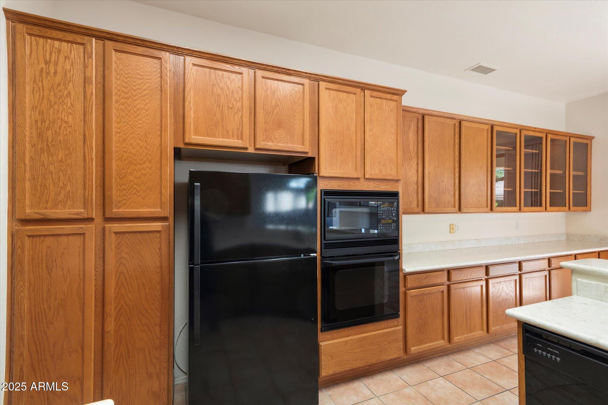 4825 East Kirkland Road Phoenix, AZ 85054 - Photo 10 of 30 Kitchen