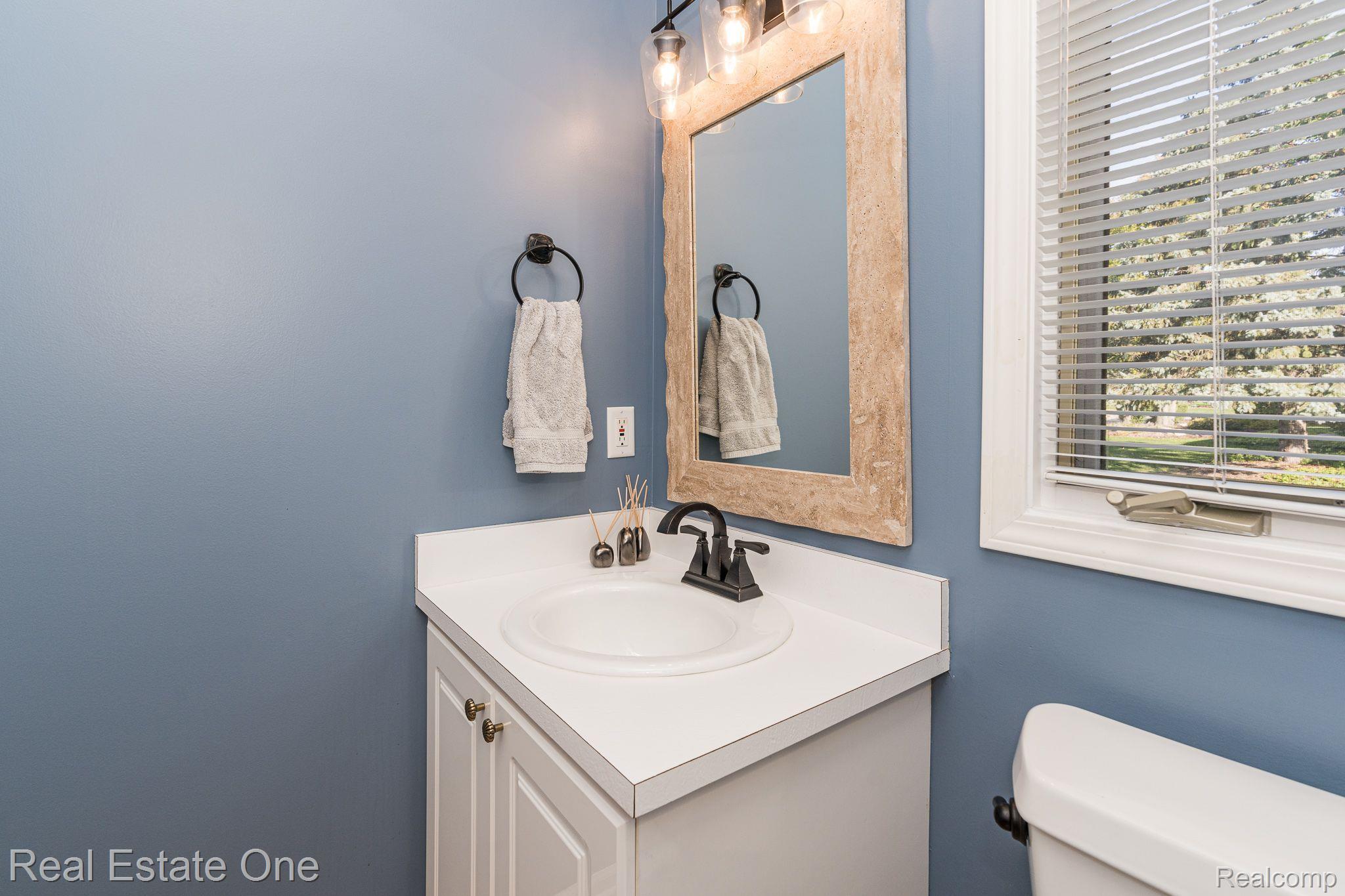 5849 Kingspointe Drive Rochester, MI 48306 - Photo 28 of 57 Gallery Image 28