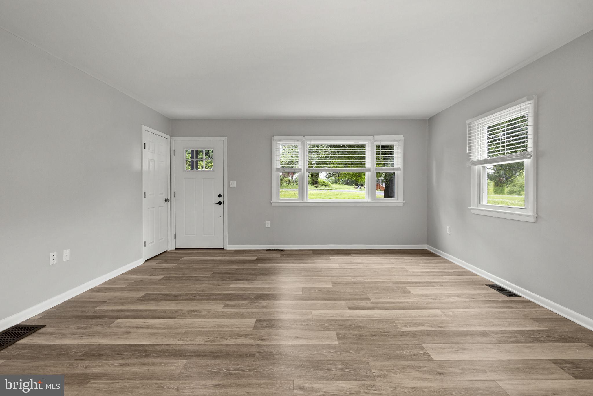 15 Mountain View Road Flint Hill, VA 22627 - Photo 3 of 21