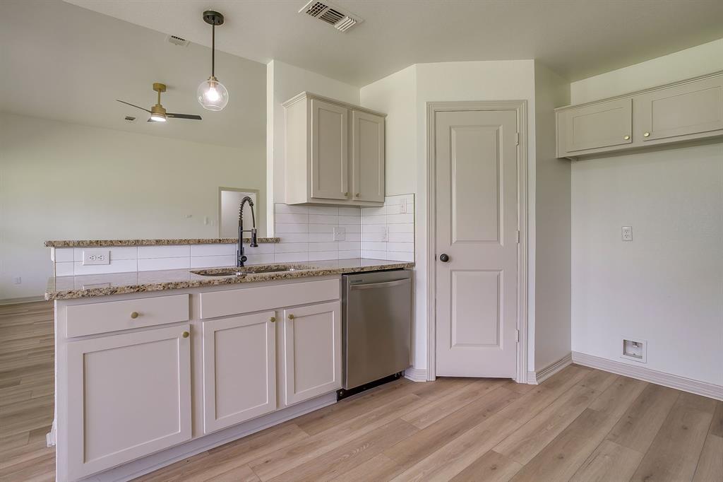 102 Meadow Ridge Avenue Venus, TX 76084 - Photo 16 of 40