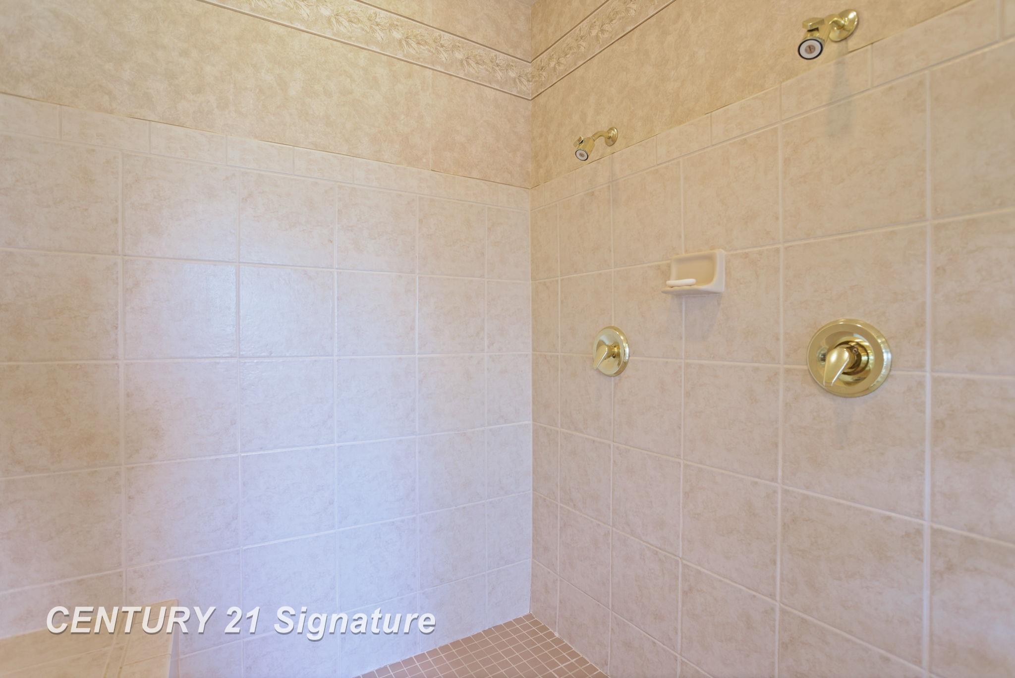 5600 North River Road Freeland, MI 48623 - Photo 26 of 95 50144172-ebecdc92-f651-4d2b-bc85-f4497b83aa10.JPG