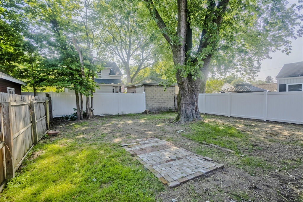 11 Nathaniel Street Springfield, MA 01109 - Photo 16 of 17 Gallery Image 16