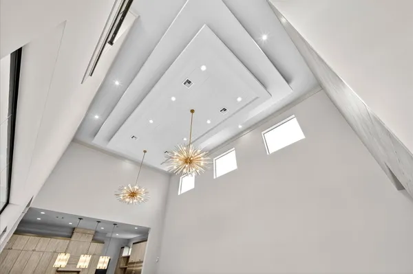 $2,580,000 | 14 Kingscote Way, The Woodlands, TX 77382