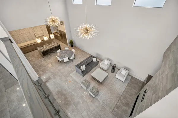 $2,580,000 | 14 Kingscote Way, The Woodlands, TX 77382