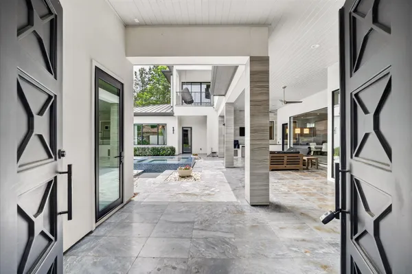 $2,580,000 | 14 Kingscote Way, The Woodlands, TX 77382