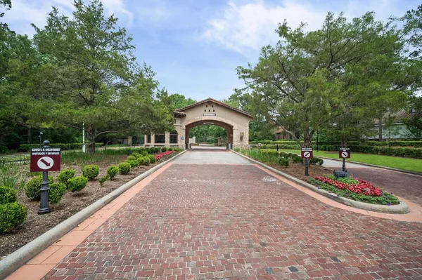 $2,580,000 | 14 Kingscote Way, The Woodlands, TX 77382