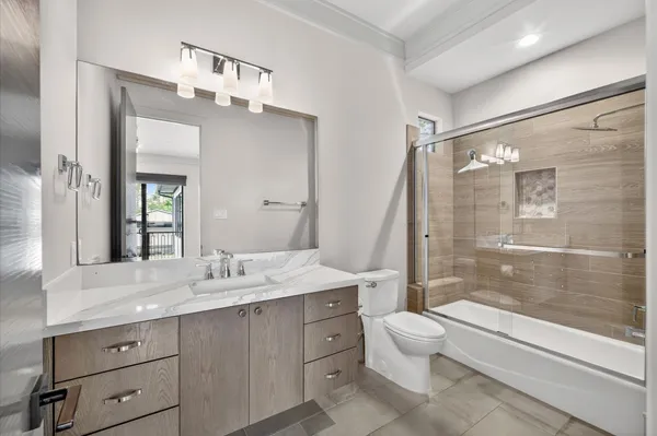 $2,580,000 | 14 Kingscote Way, The Woodlands, TX 77382