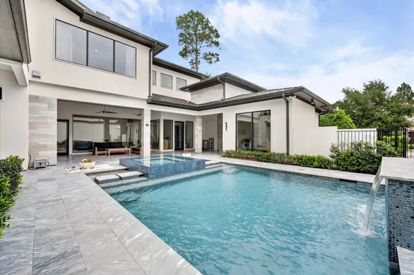 $2,580,000 | 14 Kingscote Way, The Woodlands, TX 77382