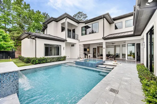 $2,580,000 | 14 Kingscote Way, The Woodlands, TX 77382