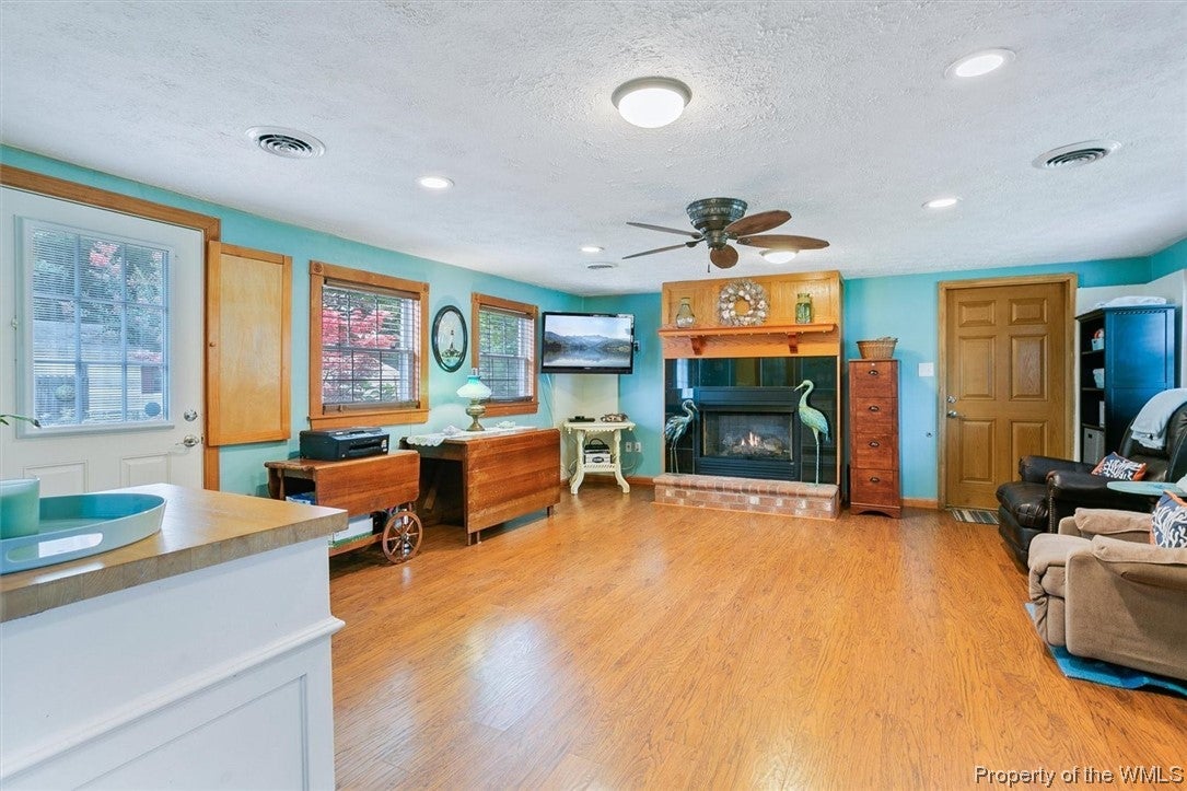 714 Beach Road Hampton, VA 23664 - Photo 19 of 36 Gallery Image 19