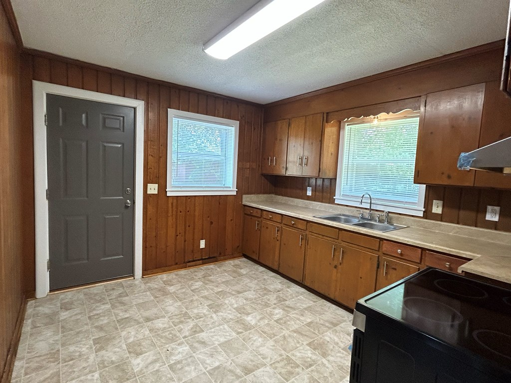 106 Tv Road Dothan, AL 36301 - Photo 10 of 35 Exterior Side Door, Kitchen