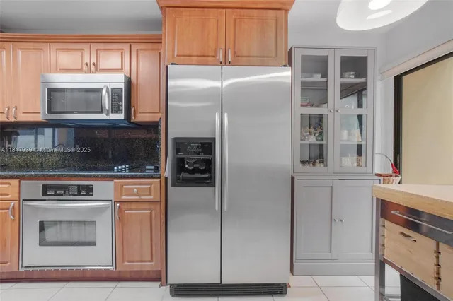 an empty room with painted walls