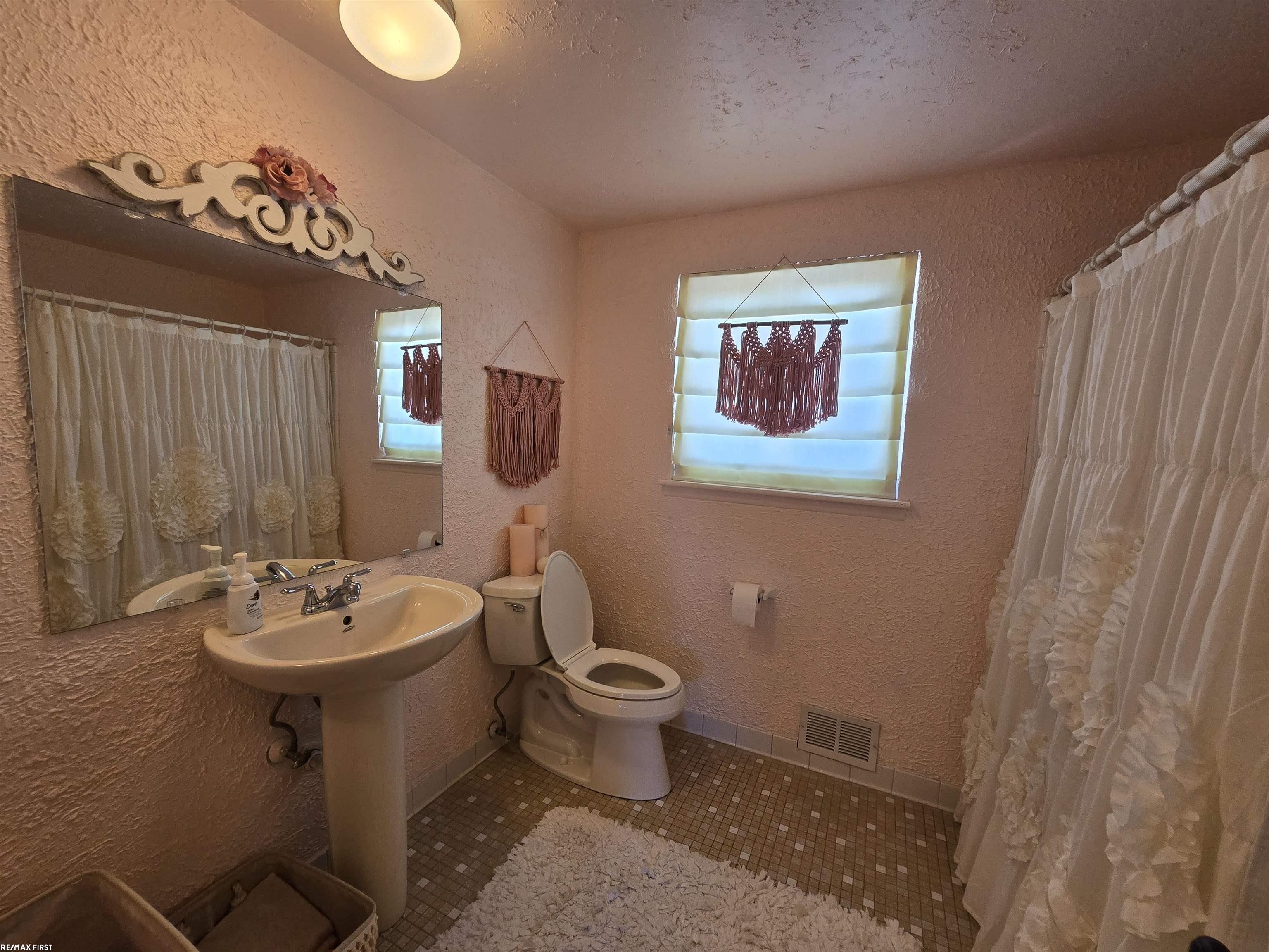 20225 15 Mile Road Clinton Township, MI 48035 - Photo 10 of 19