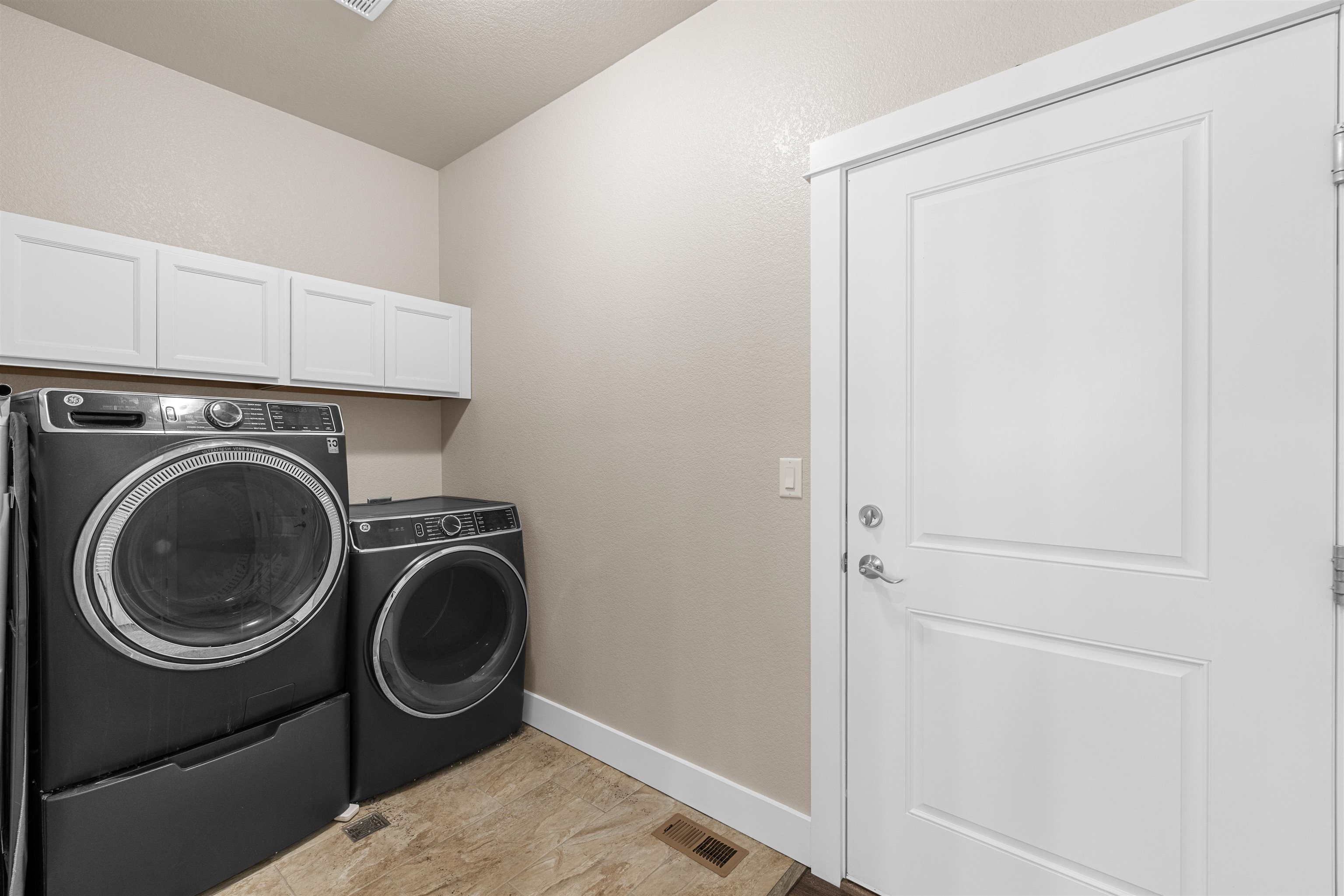 2862 Heathrow Avenue Casper, WY 82609 - Photo 29 of 50