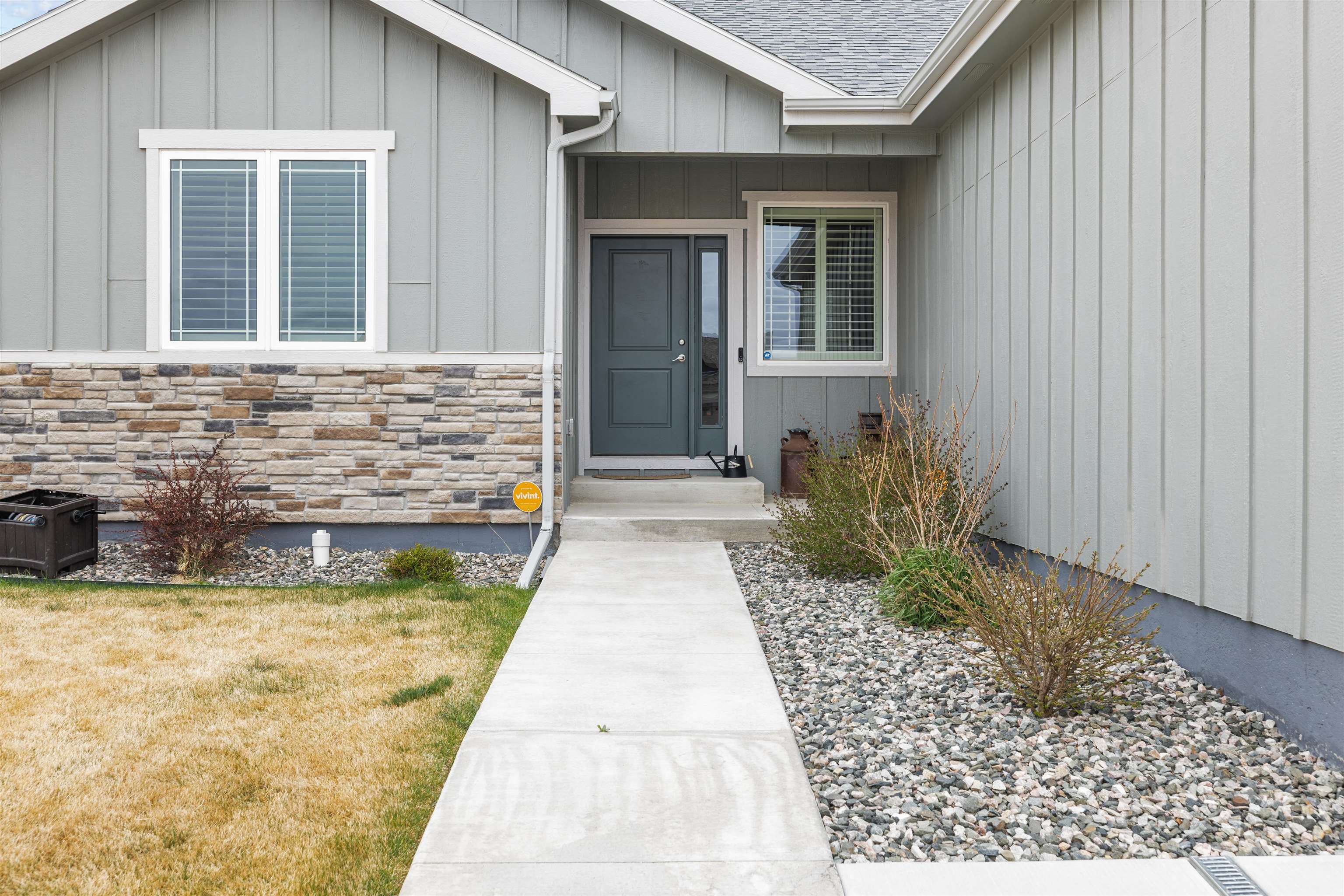 2862 Heathrow Avenue Casper, WY 82609 - Photo 3 of 50