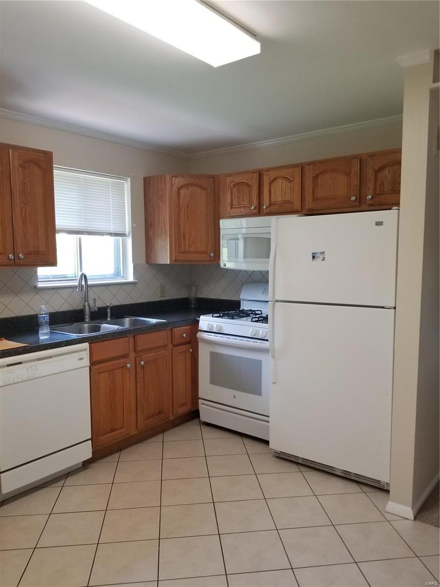 2101 Chambers Road St. Louis, MO 63136 - Photo 3 of 11 Gallery Image 3