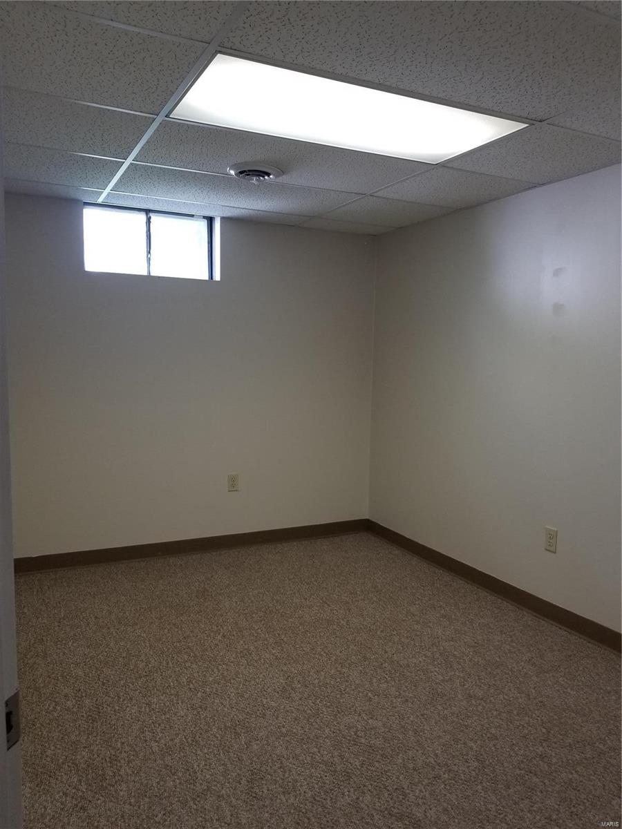 2101 Chambers Road St. Louis, MO 63136 - Photo 5 of 11 Gallery Image 5