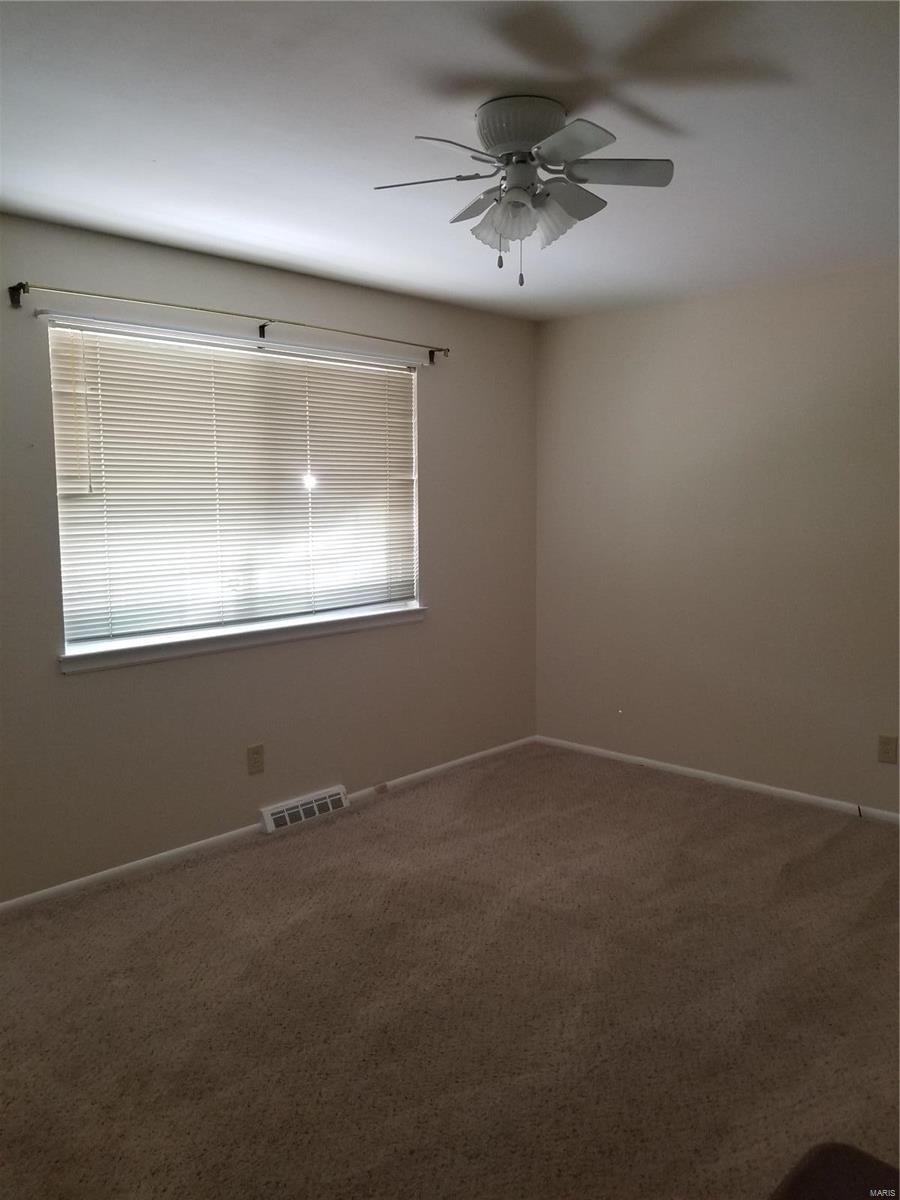 2101 Chambers Road St. Louis, MO 63136 - Photo 8 of 11 Gallery Image 8