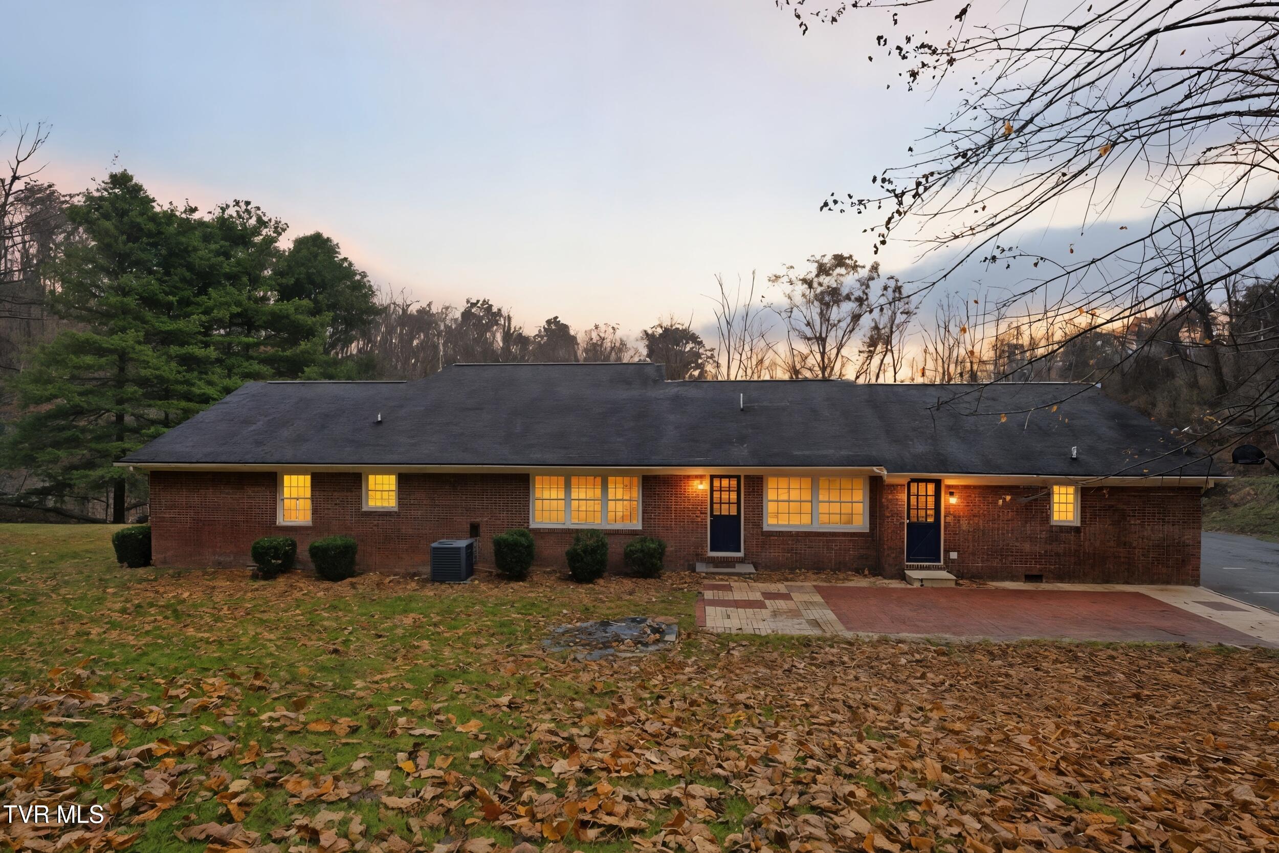 8412 Courtland Road Wise, VA 24293 - Photo 9 of 52 3_033_dsc04437_twilight_b71ad832-45d8-45