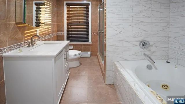 $499,999 | 25 College Place, Ridgefield Park, NJ 07660