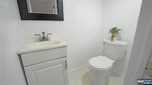 $499,999 | 25 College Place, Ridgefield Park, NJ 07660