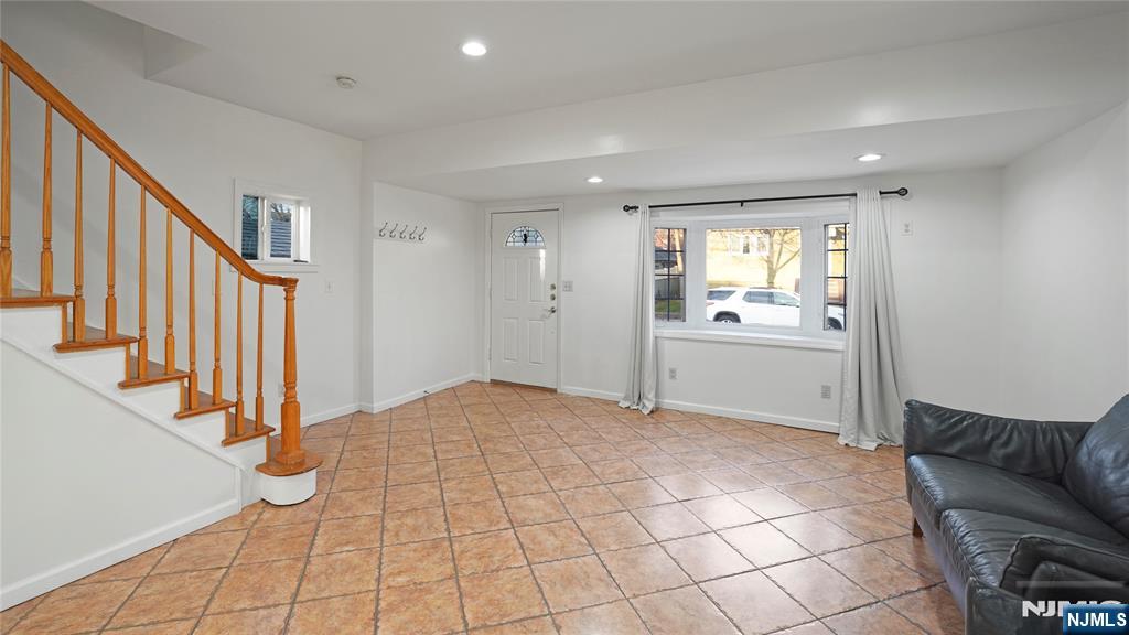 25 College Place Ridgefield Park, NJ 07660 - Photo 6 of 28