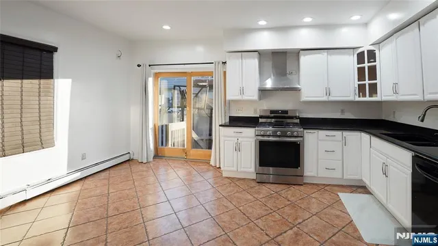 $499,999 | 25 College Place, Ridgefield Park, NJ 07660