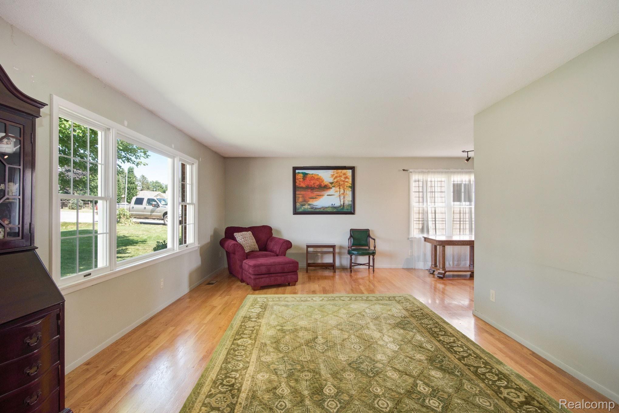 1231 Crooked Lake Road Fenton, MI 48430 - Photo 6 of 48 Family room.jpg