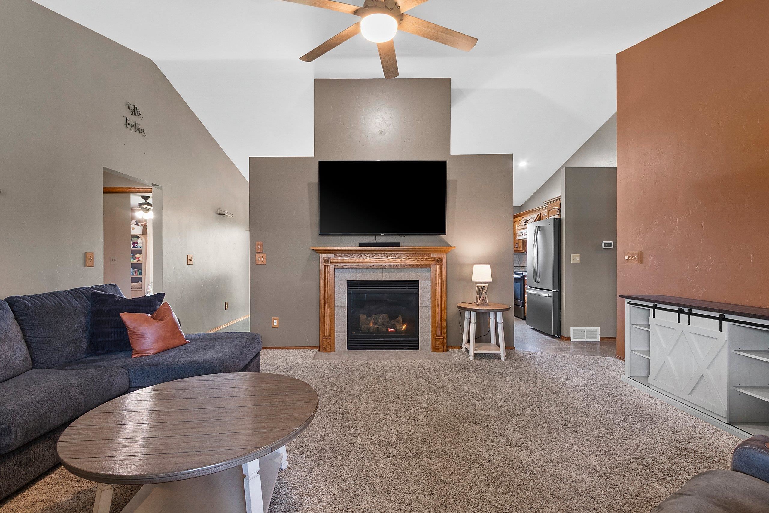334 Falcon Circle Pulaski, WI 54162 - Photo 10 of 51
