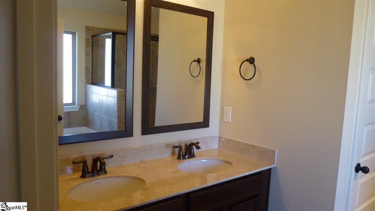 409 Simsbury Way Greer, SC 29650 - Photo 22 of 33 Gallery Image 22