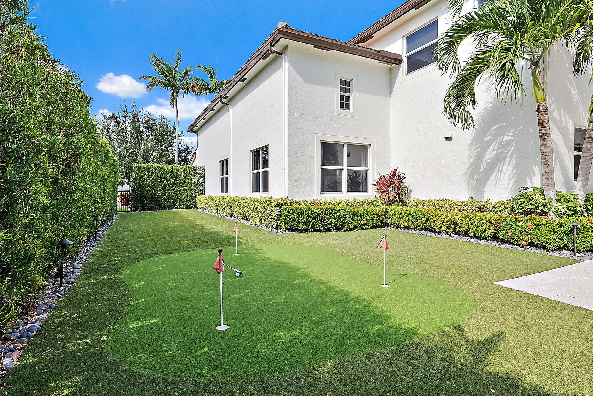 439 Rudder Cay Way Jupiter, FL 33458 - Photo 50 of 76 Putting Green