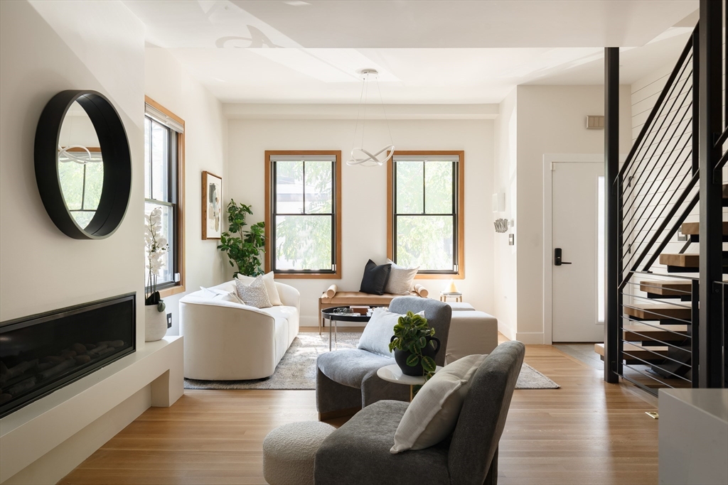 7 Lopez Street, Unit 7 Cambridge, MA 02139 - Photo 2 of 28