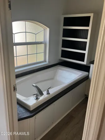 $1,300 | 1626 Bradley Lane, New Iberia, LA 70560