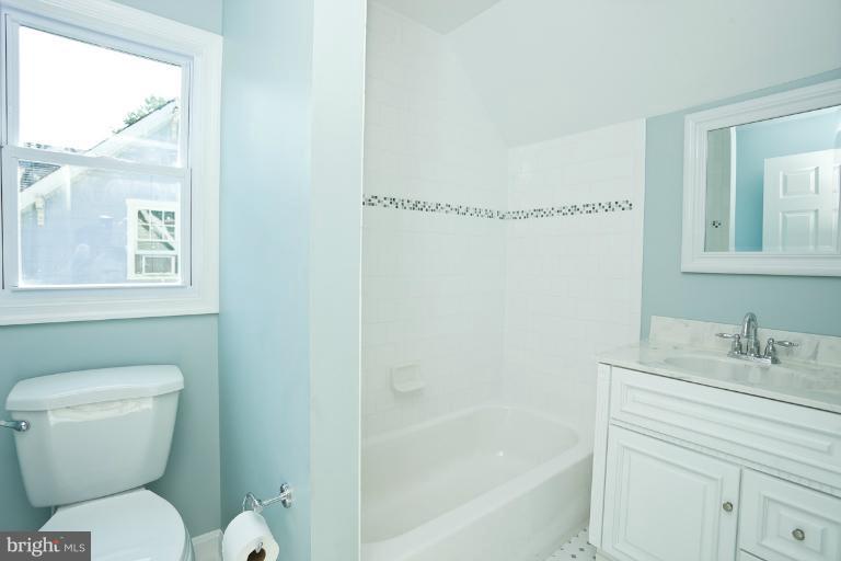 607 Tunbridge Road Baltimore, MD 21212 - Photo 17 of 30 Bath