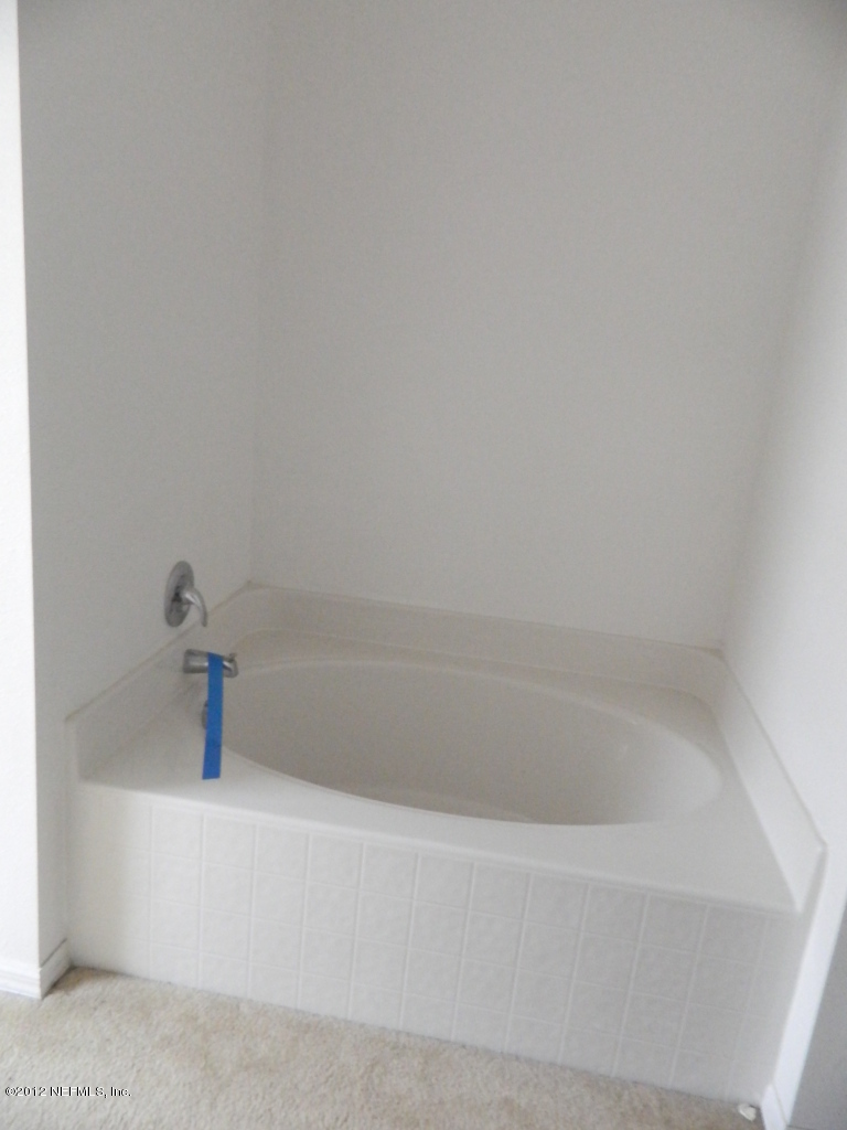 4137 Clearbrook Cove Road Jacksonville, FL 32218 - Photo 5 of 7 CLEAR-GARDENBATH